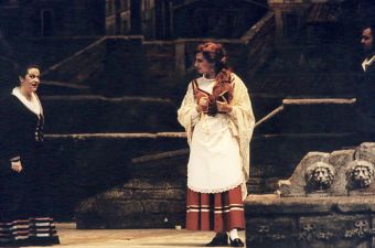 Mascagni Cavalleria Rusticana | Greek National Opera | Santuzza: Julia Souglakou, Lola: Mary-Ellen Nesi | photo © Stefanos