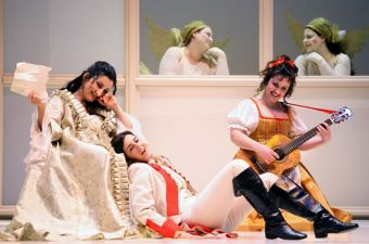 Mozart Le Nozze di Figaro | Greek National Opera | Susanna: Maria Mitsopoulou, Contessa: Eleni Ioannidou, Cherubino: Mary-Ellen Nesi | photo © Stefanos